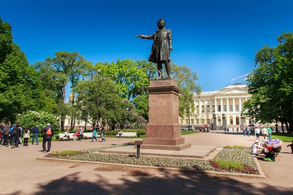 Uncover the Maritime Wonders of Britain: Top UK Cruises to Experience British Shipbuilding History